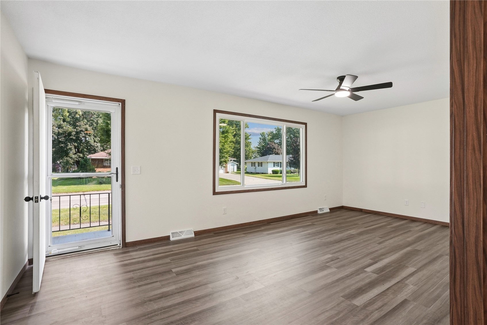 419 E 4th Street