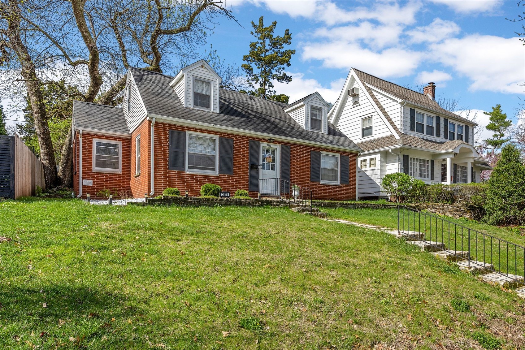 2253 Meadowbrook Drive SE