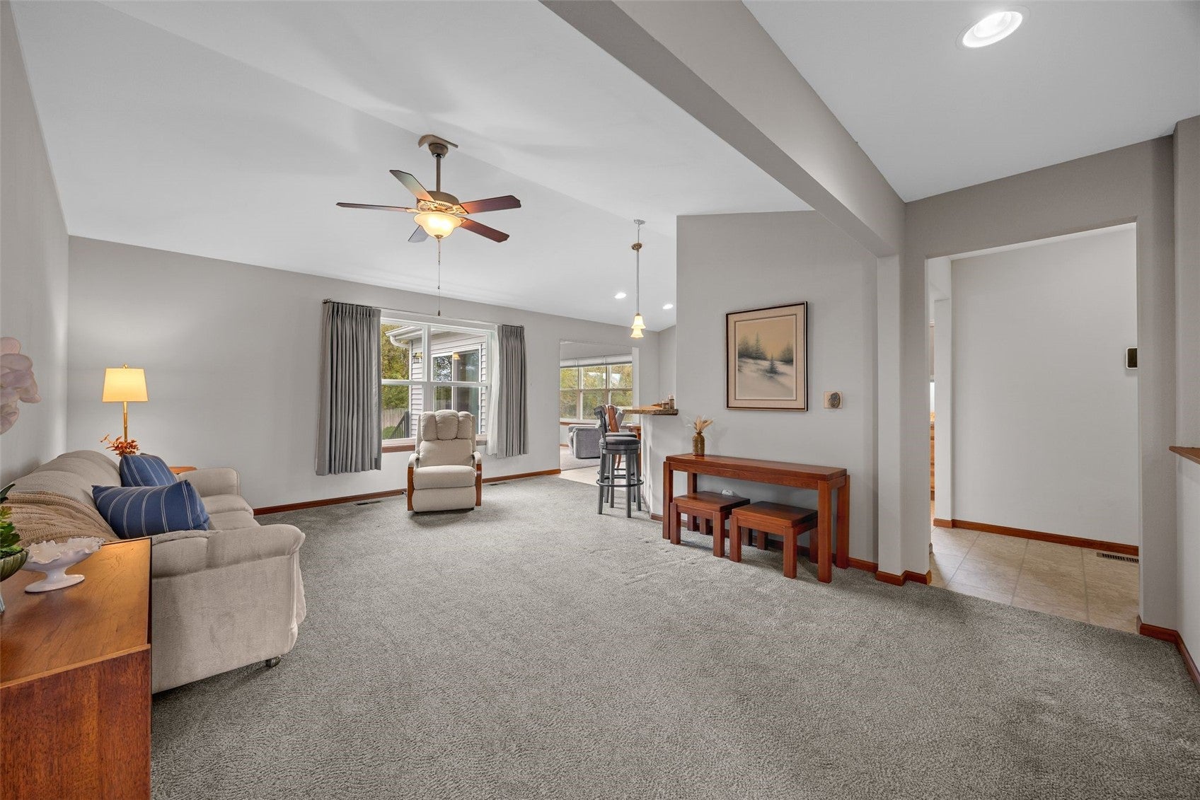 8520 Grand Oaks Drive NE