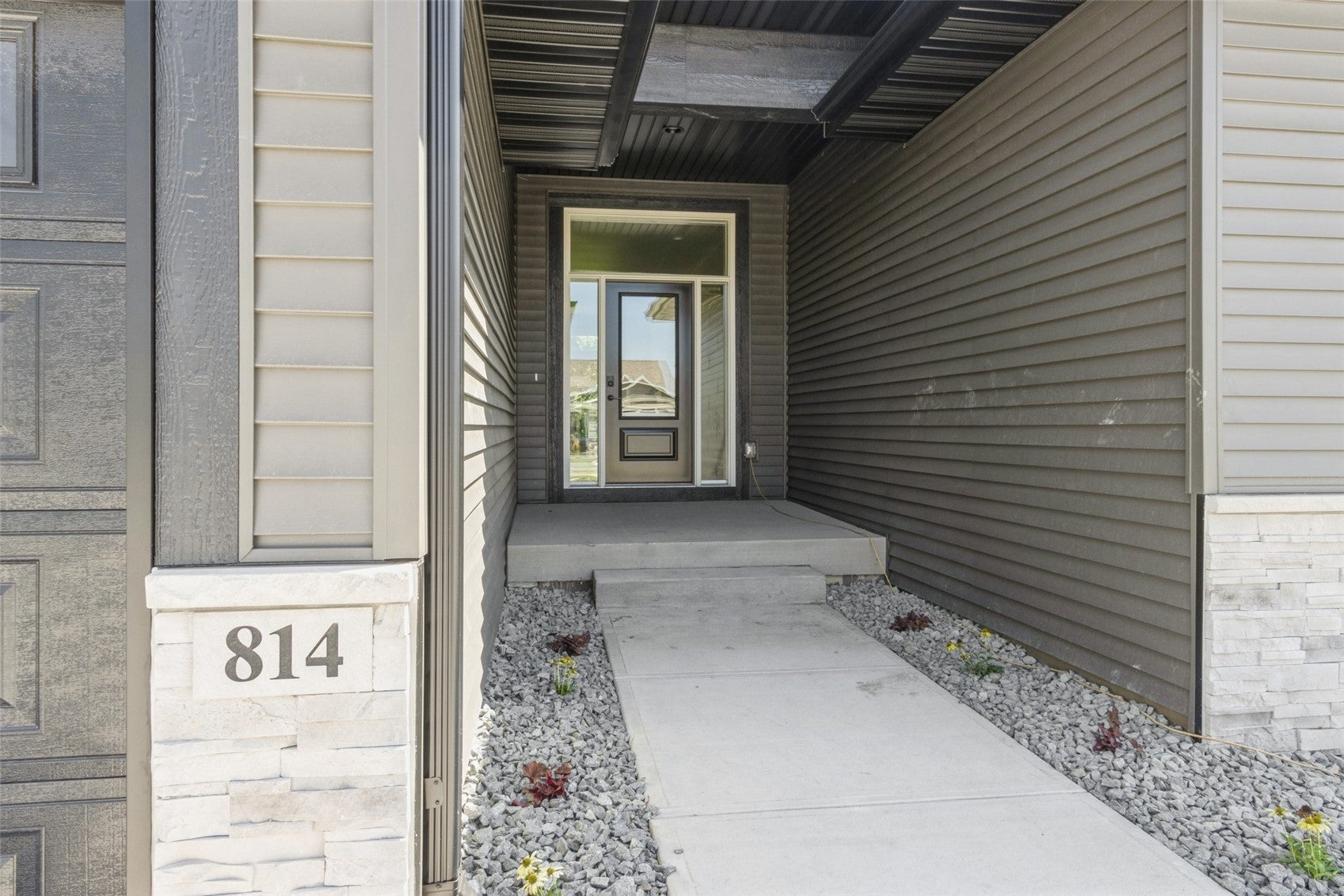1046 Highland Trail
