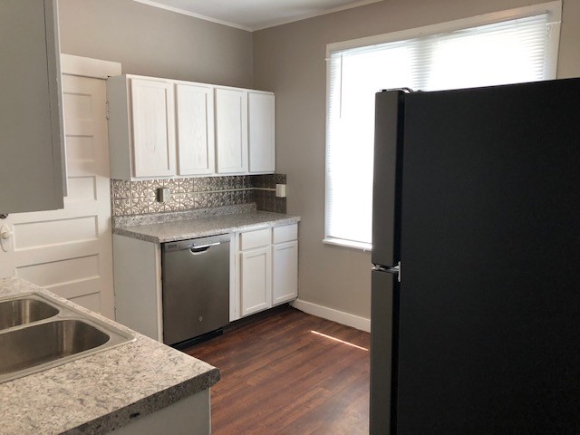 903 E Burlington Street