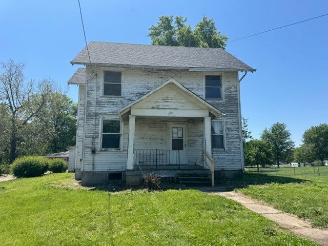 605 E Washington Street