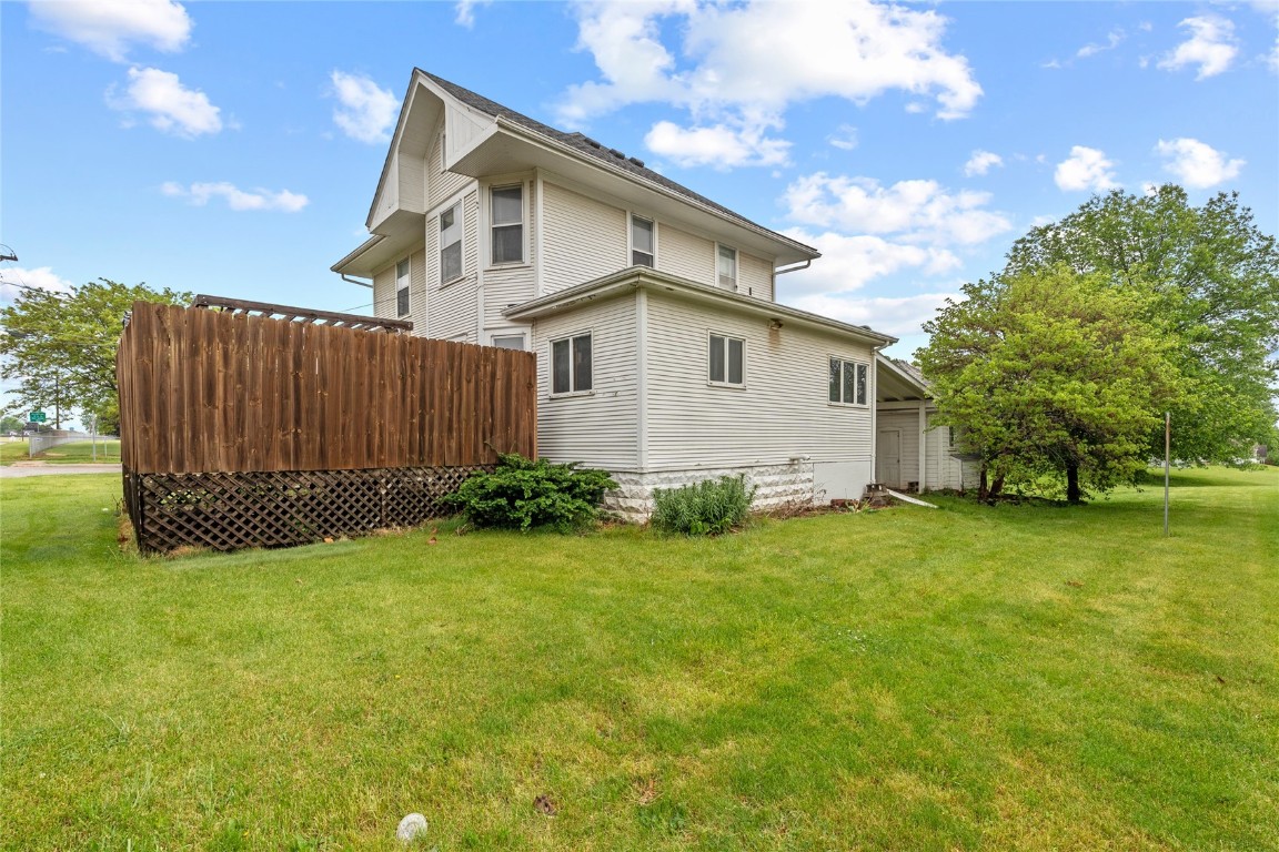 100 E Welsh Street