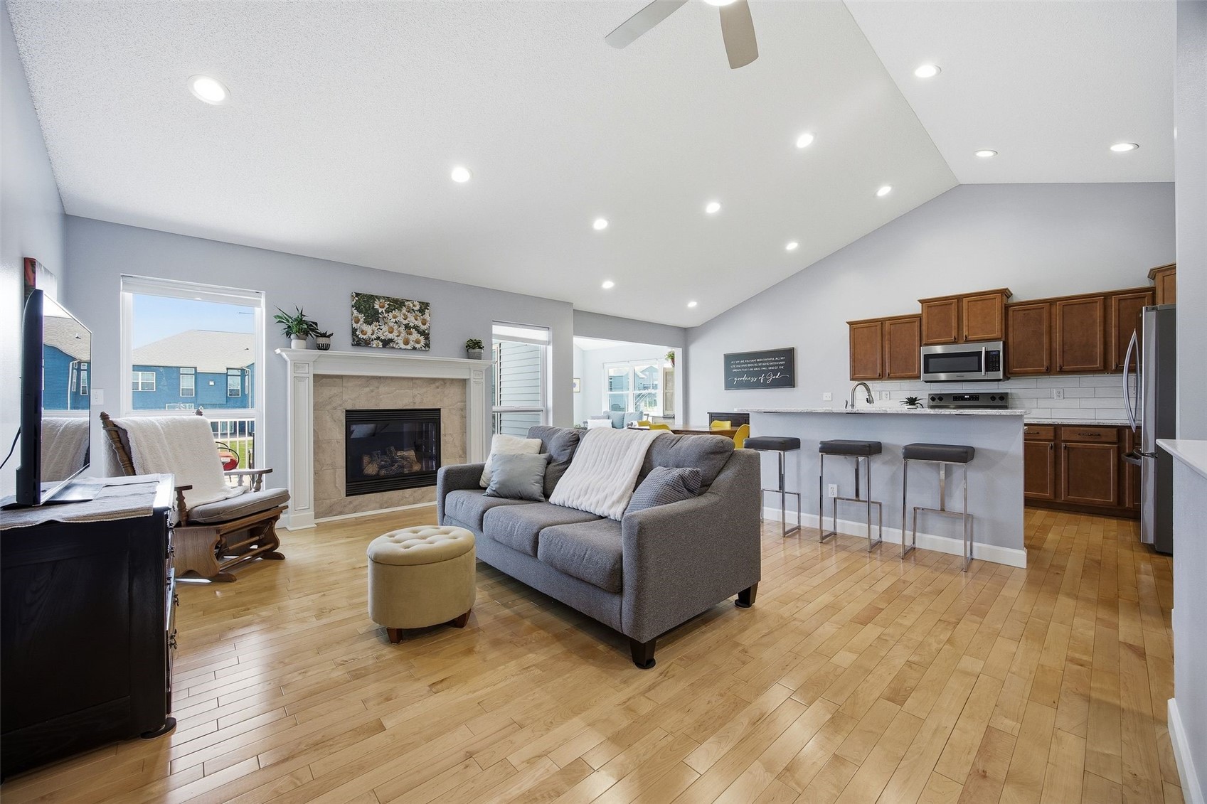 2113 Radcliffe Drive SW
