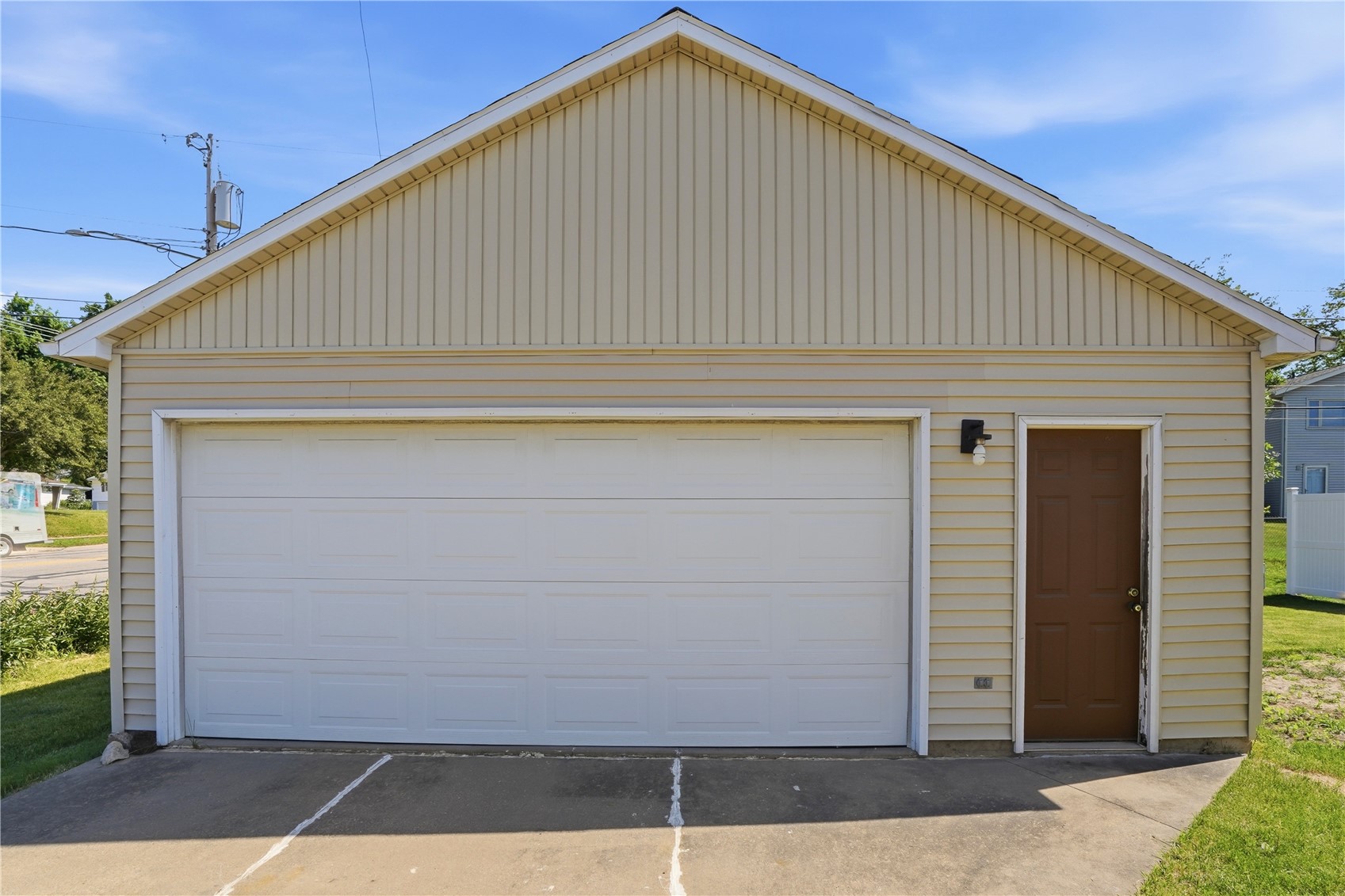 3401 Dennis Dr NW