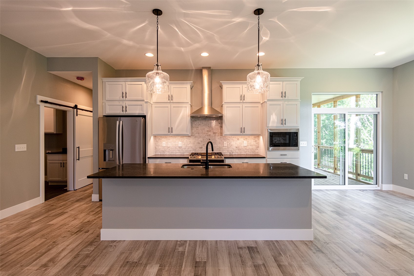 3067 Ridgeview Circle