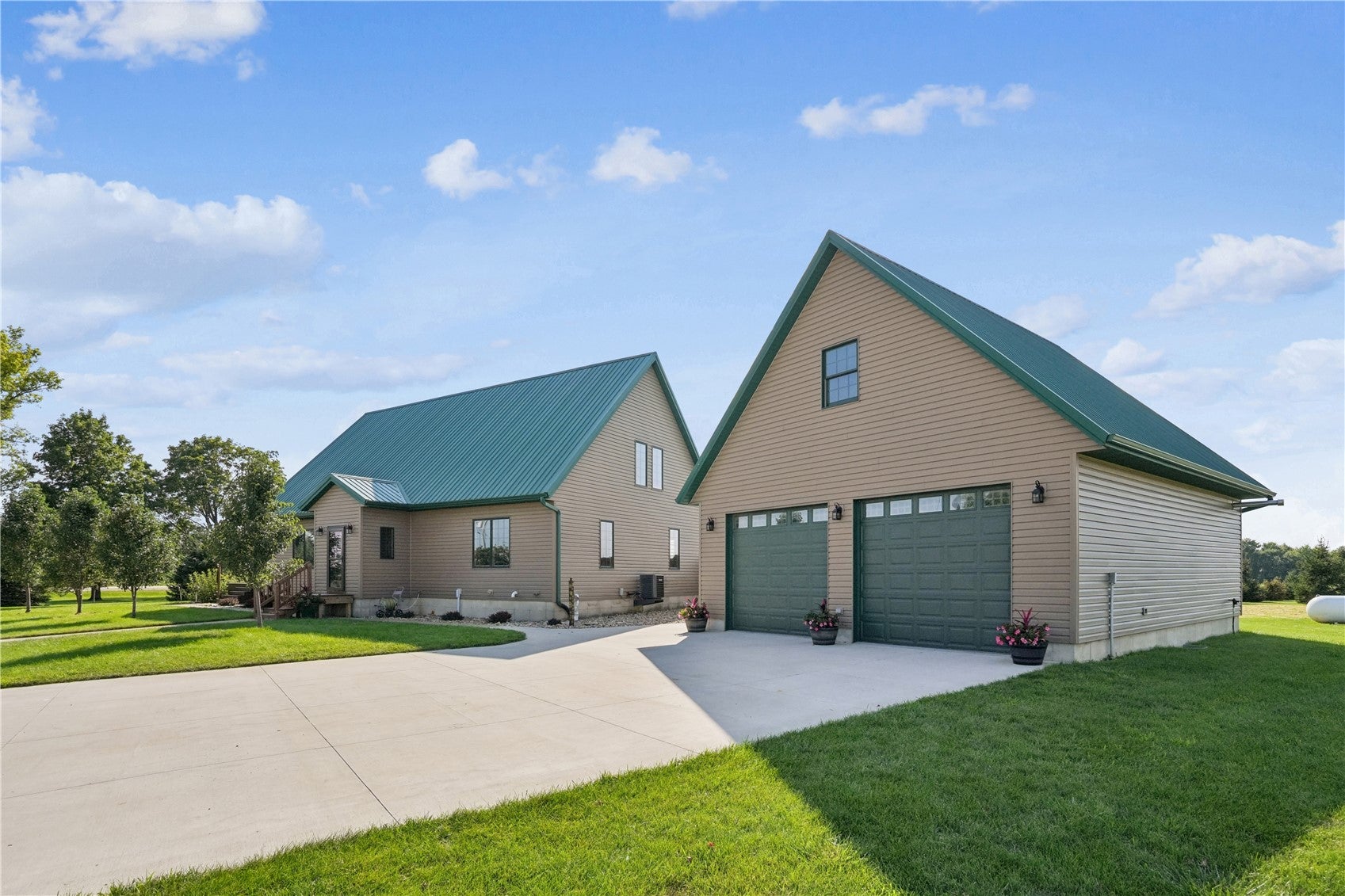 2153 Central City Rd