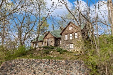 1818 N Dubuque St Iowa City IA 52245