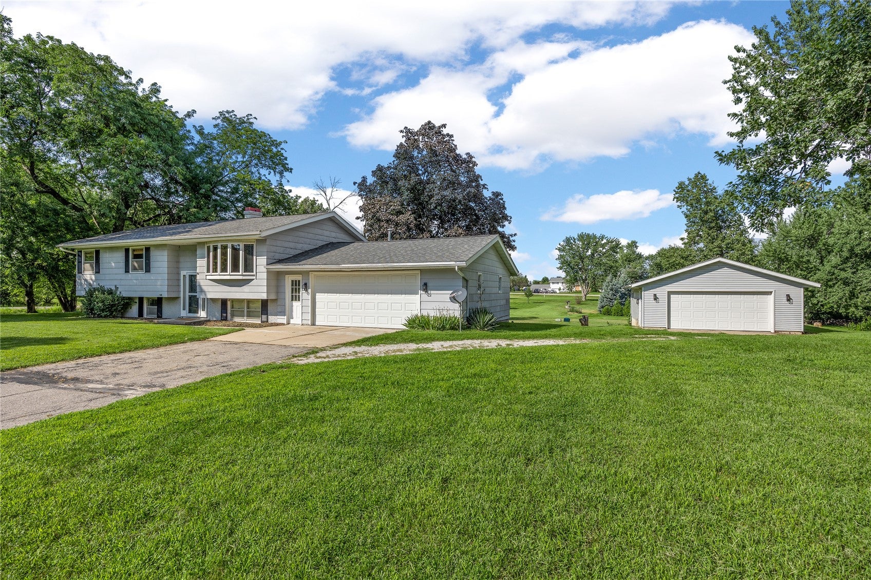 4390 Ridge Road