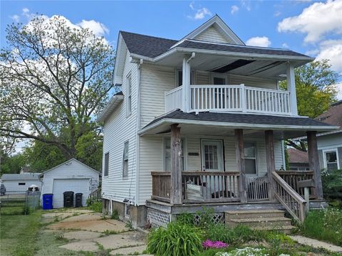 1019 17th NE Cedar Rapids IA 52402