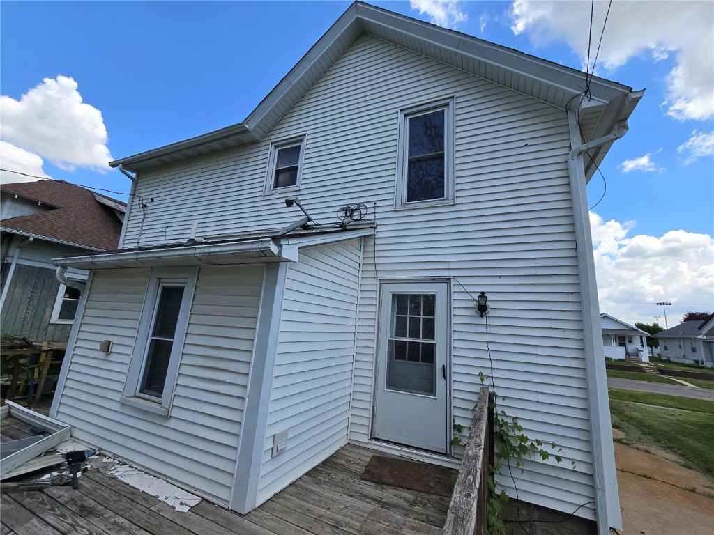 1019 17th NE