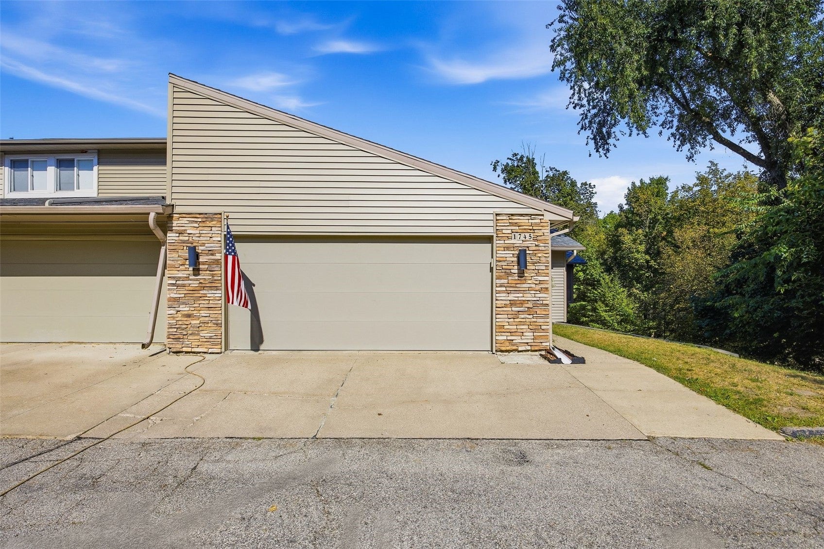 1745 Applewood Court NE