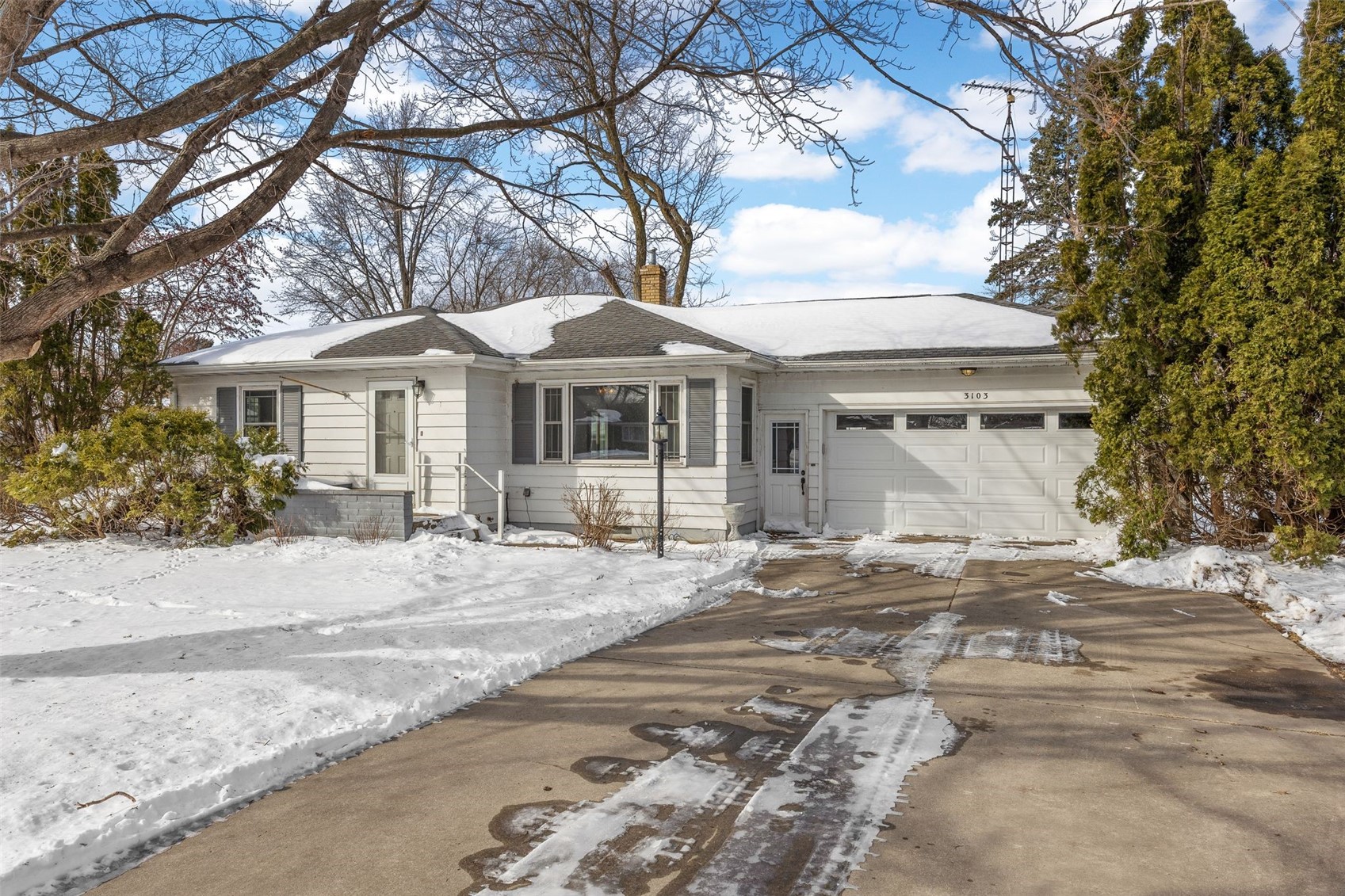 3103 Hillcrest Drive