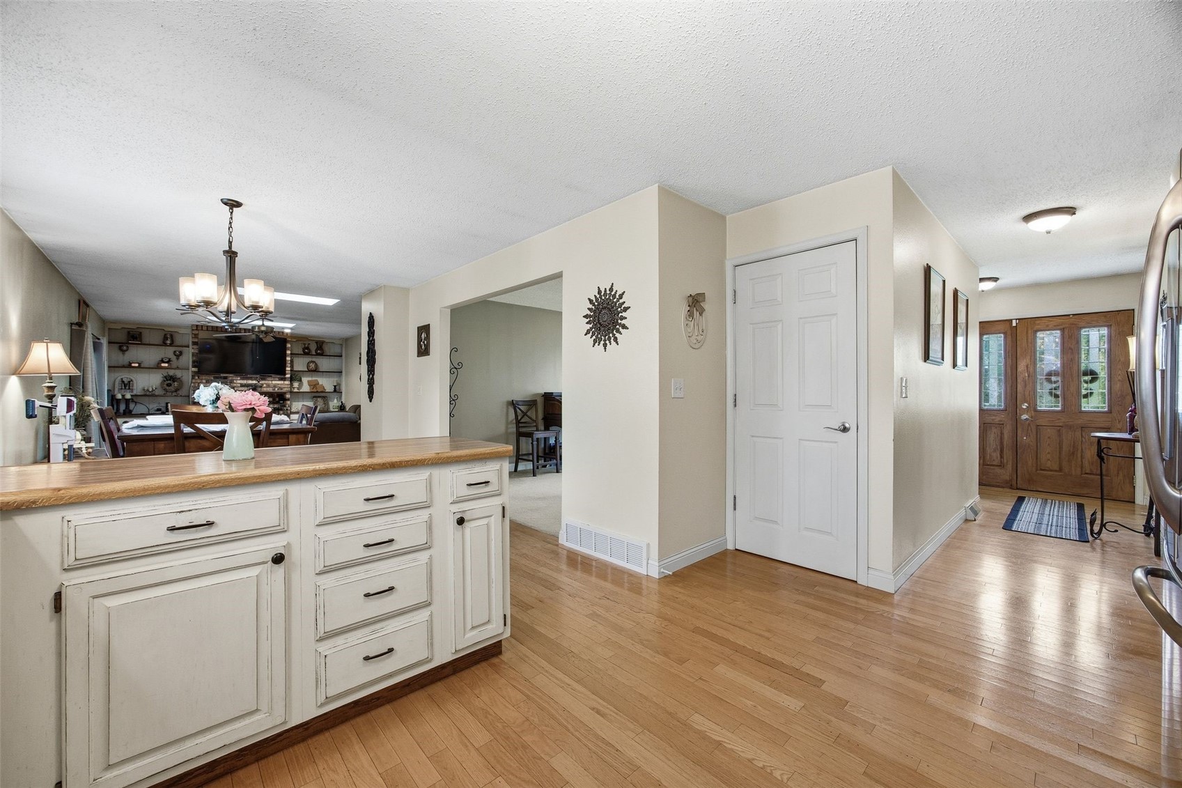 2111 Sandalwood Dr NE