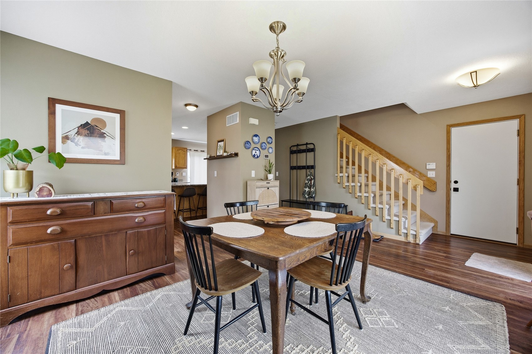 934 Rolling Creek Drive NE