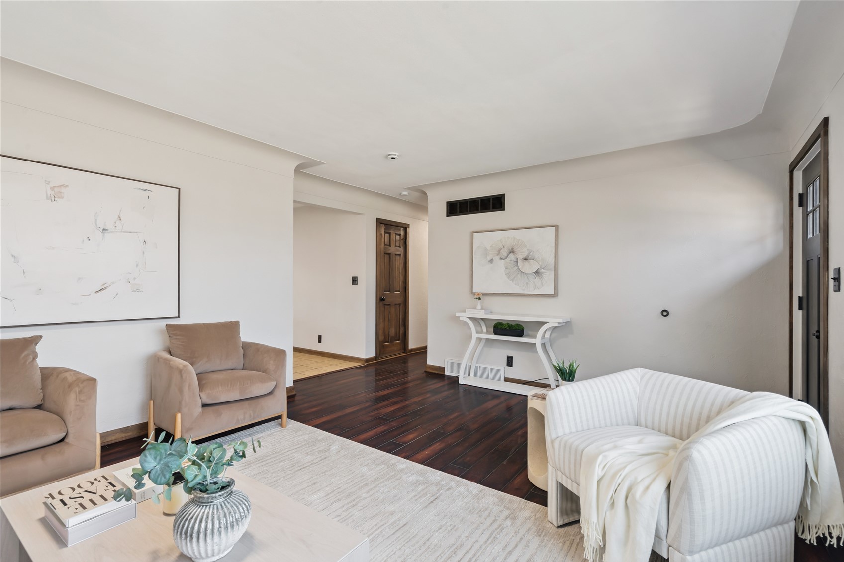 1536 Woodside Drive NW