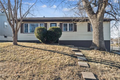 1536 Woodside Drive NW Cedar Rapids IA 52405