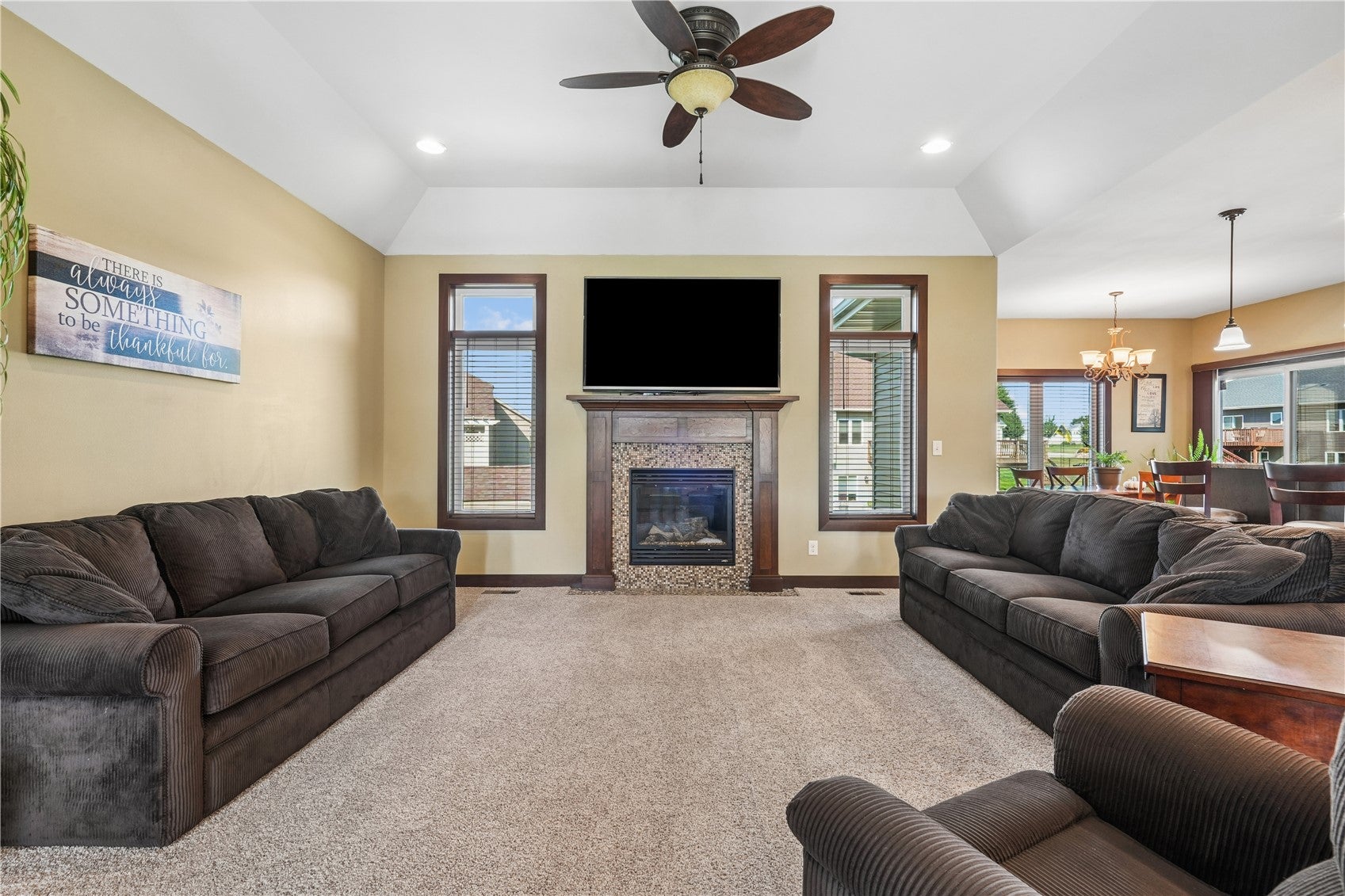 909 Aster Ct