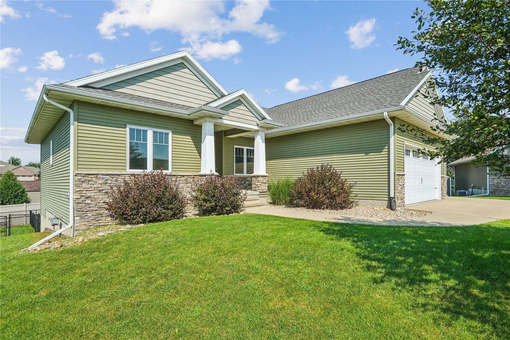 909 Aster Ct