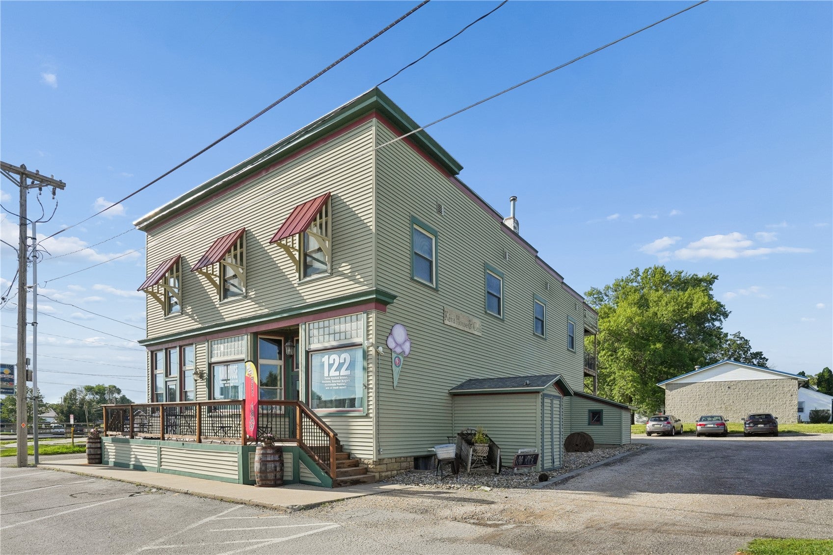 122 2nd Street SE