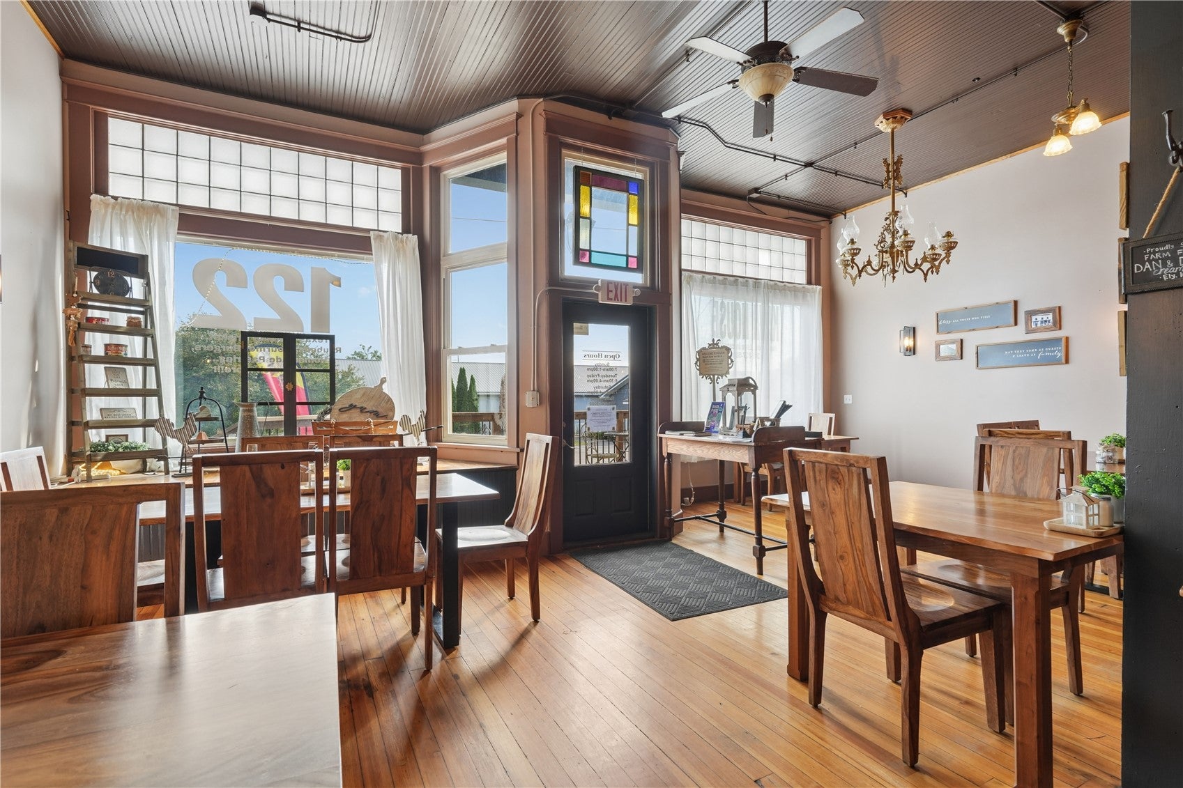 122 2nd Street SE