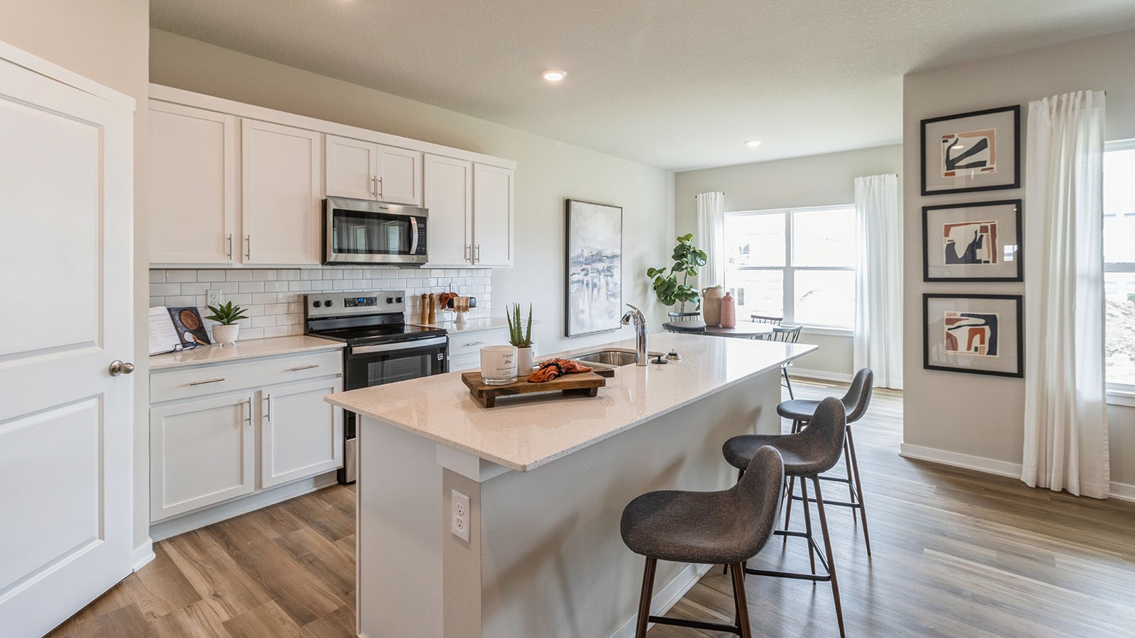 3284 Artesian Road