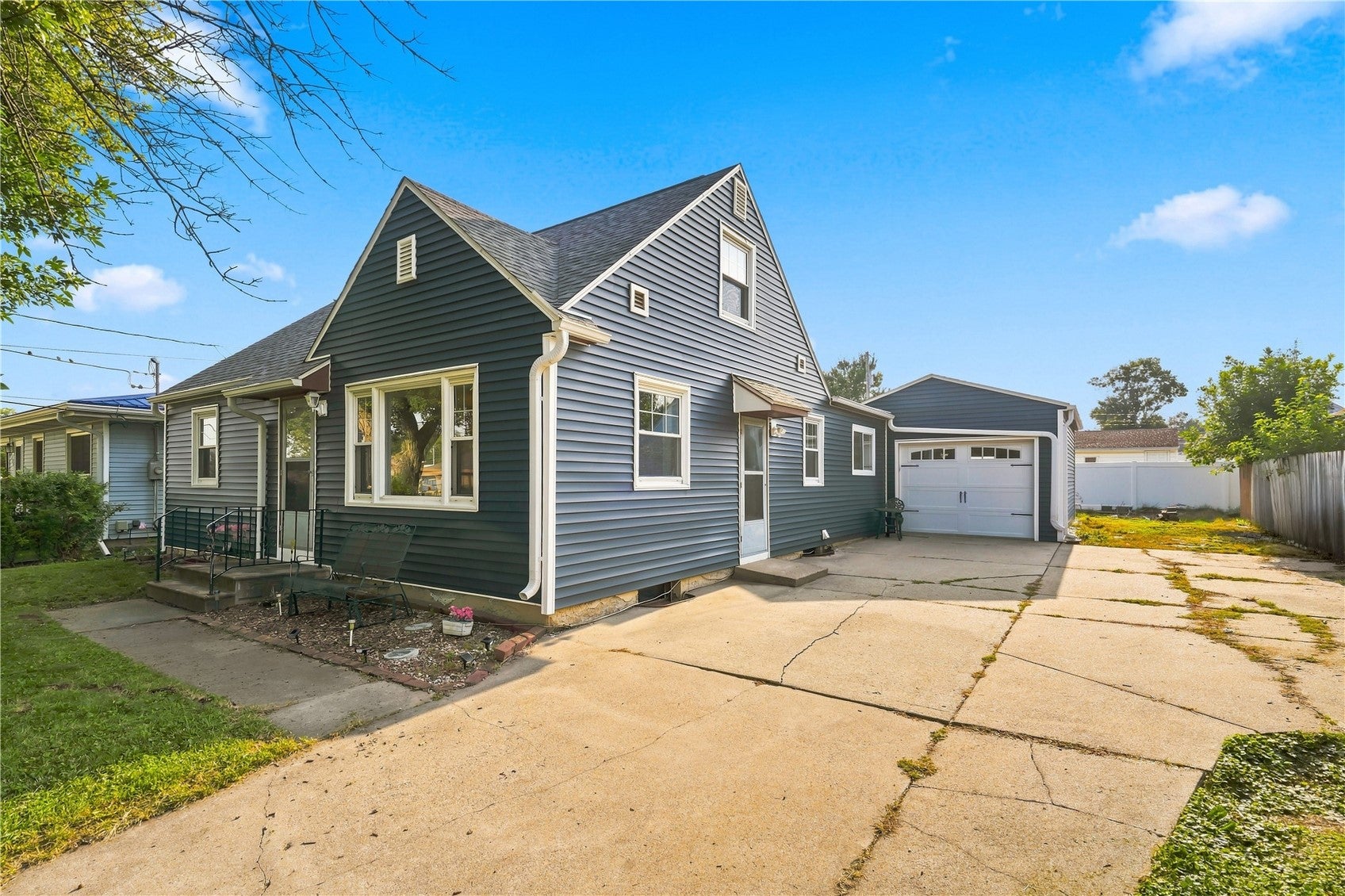 3712 Center Point Road NE