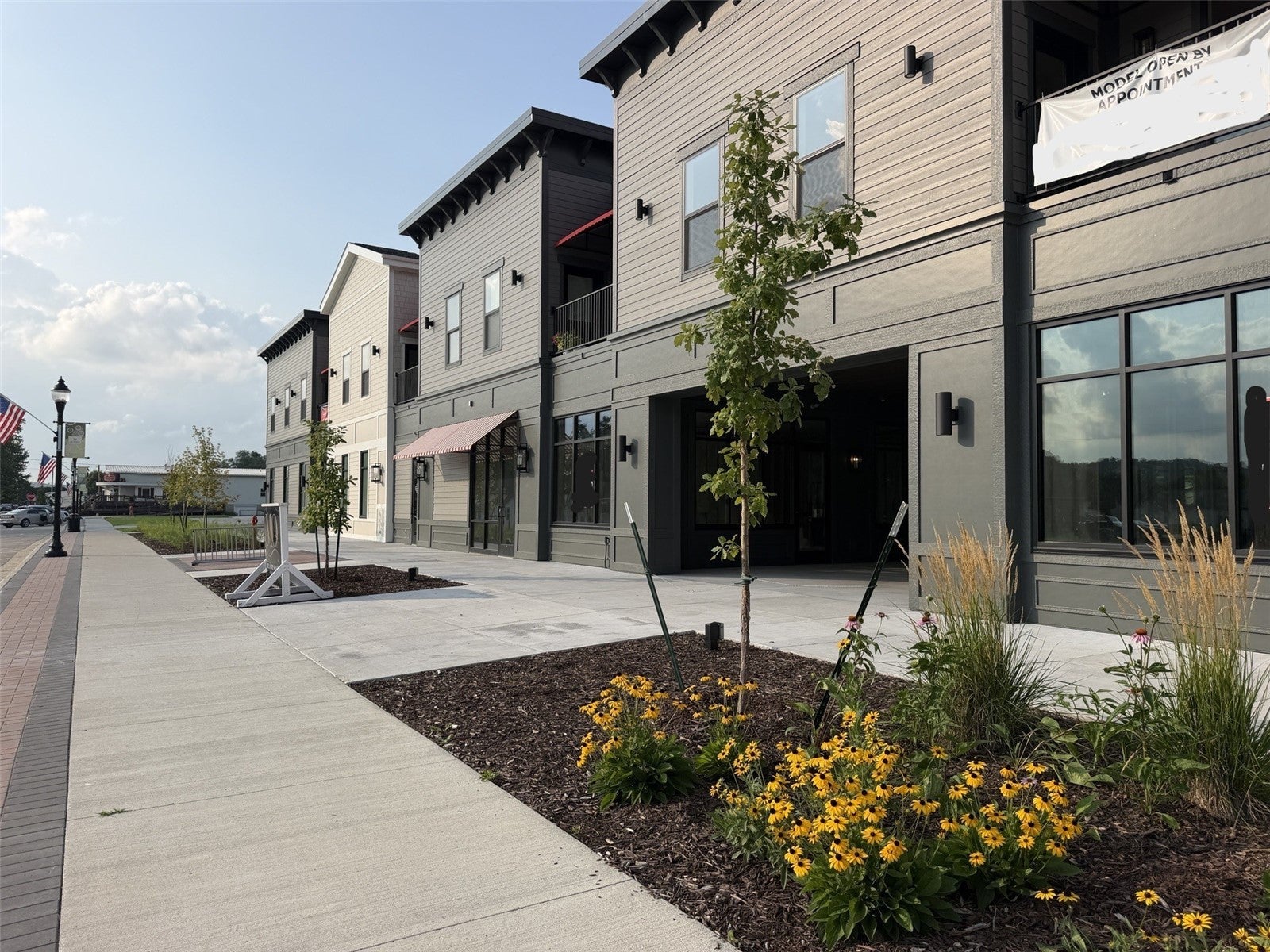 1500 Main St 202