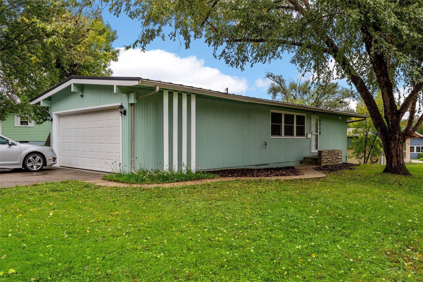 4216 Northwood Drive NE