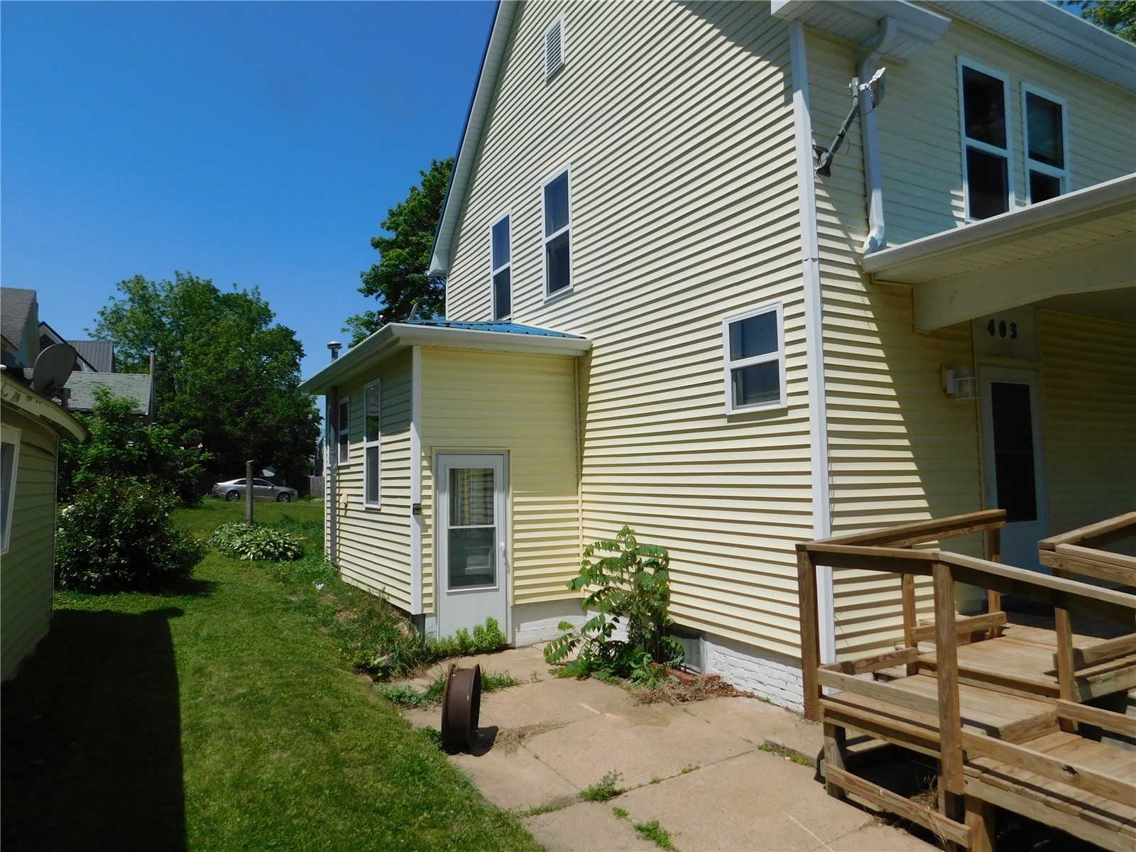 403 Walnut St