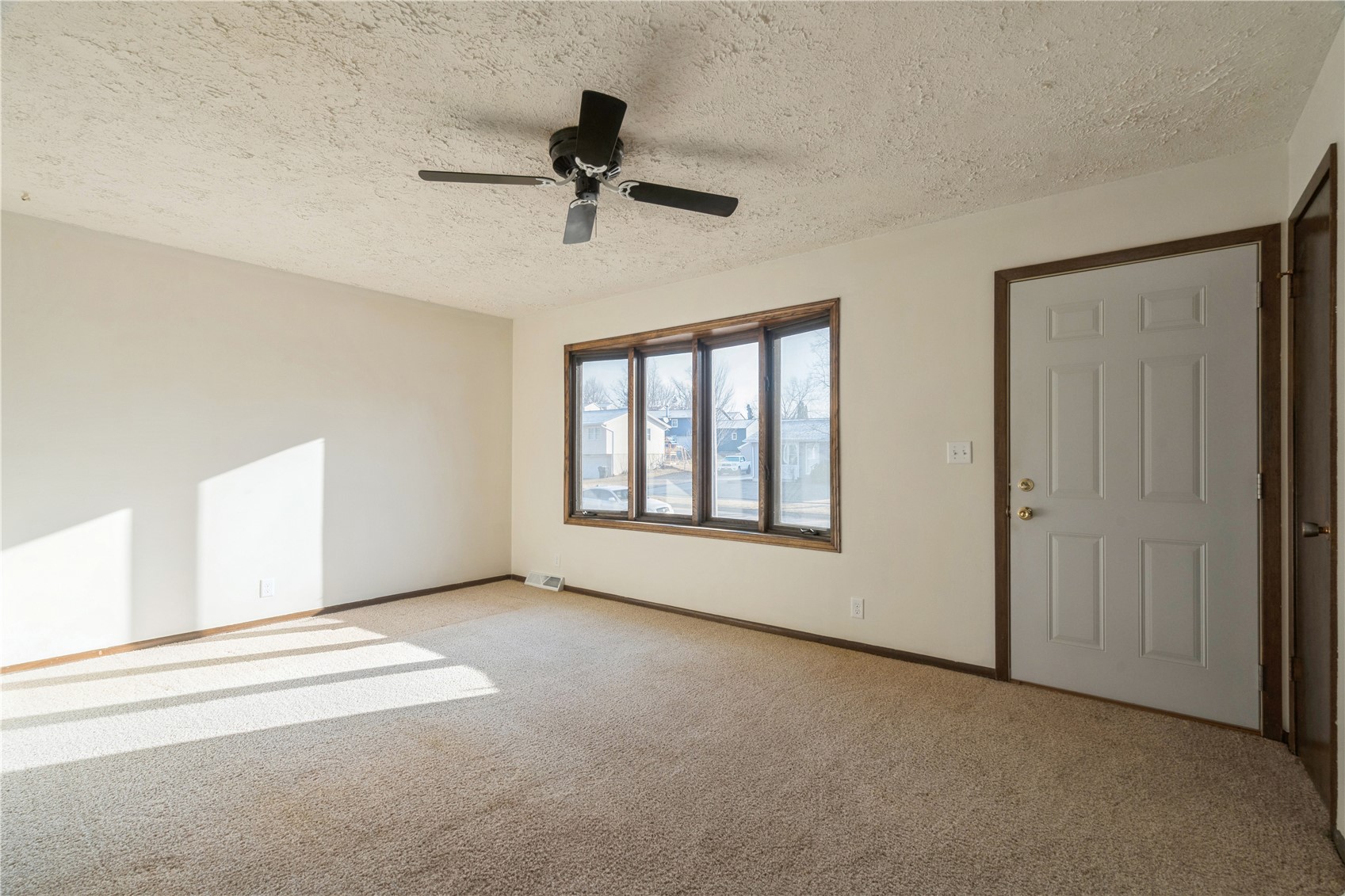 1632 Elaine Drive NW