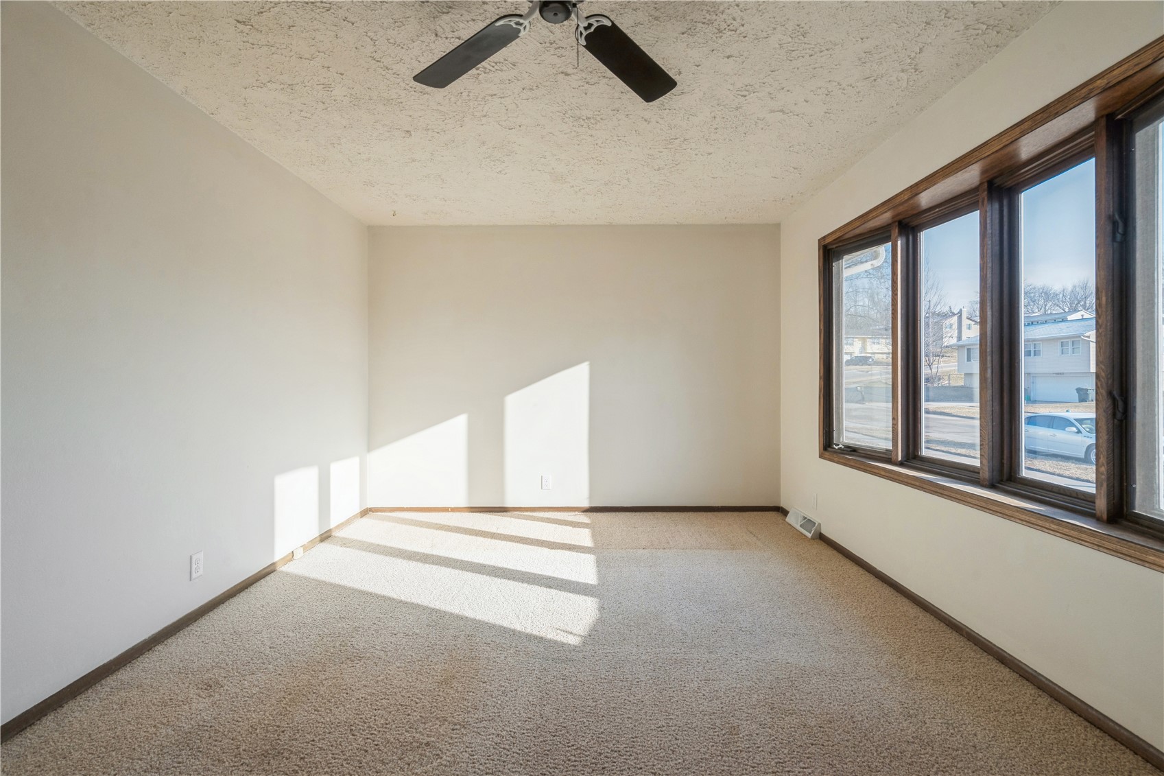 1632 Elaine Drive NW