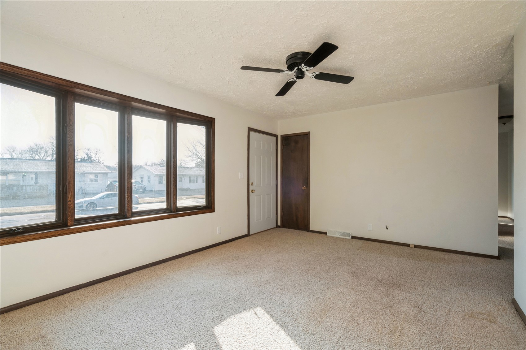 1632 Elaine Drive NW