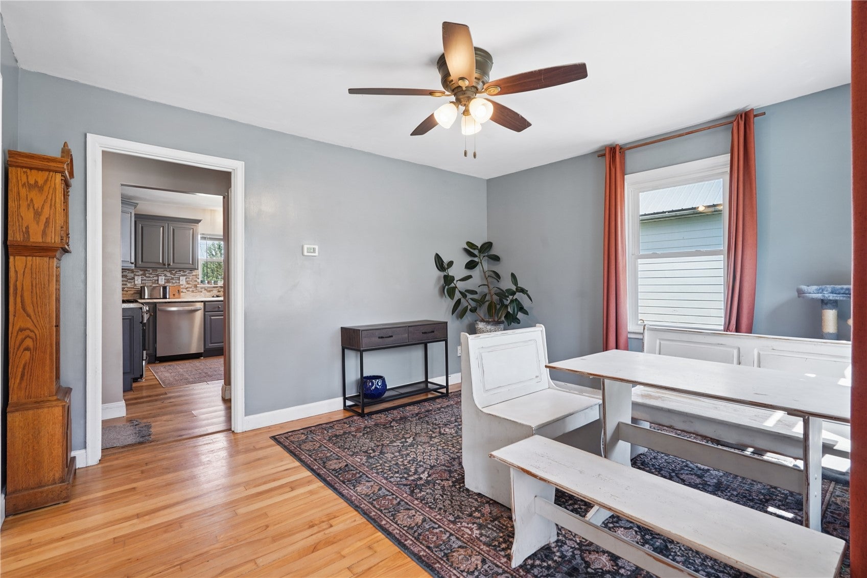 112 W Vinton St