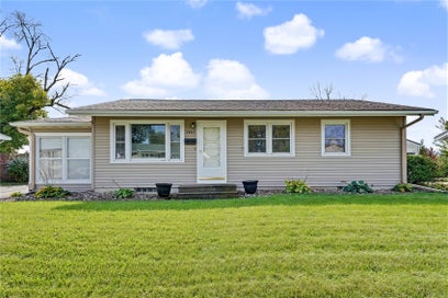 2465 1st Ave Marion IA 52302