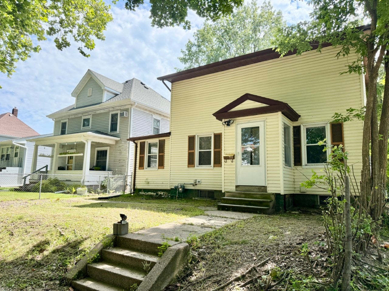 711 E Bloomington Street
