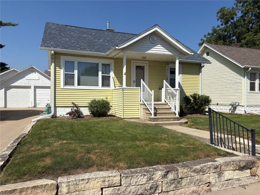 1224 11TH ST NW, CEDAR RAPIDS, IA 52405 - Image 2d633e5e240bd0c384444d8ebd2a2a54/2322899334