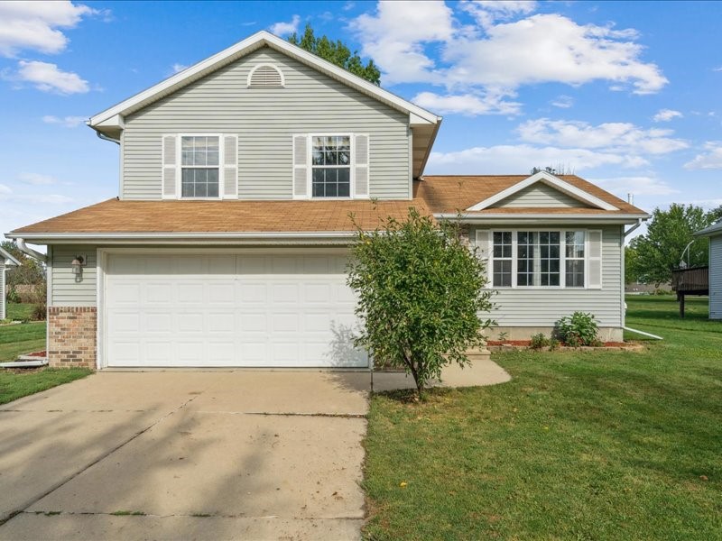 1865 Parkland Dr