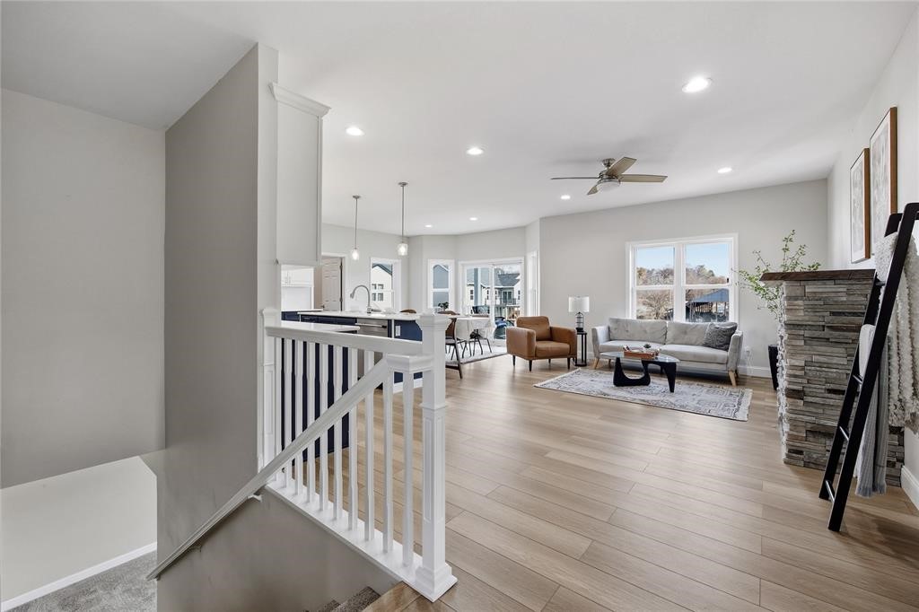 2416 Kestrel Drive SE