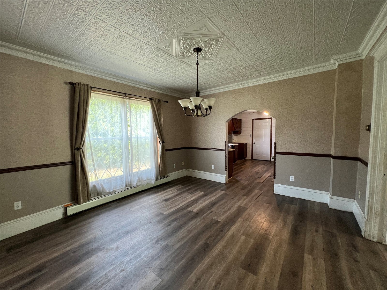 218 5th Avenue SE