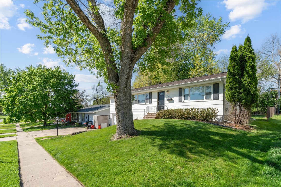 1000 Parkview Drive
