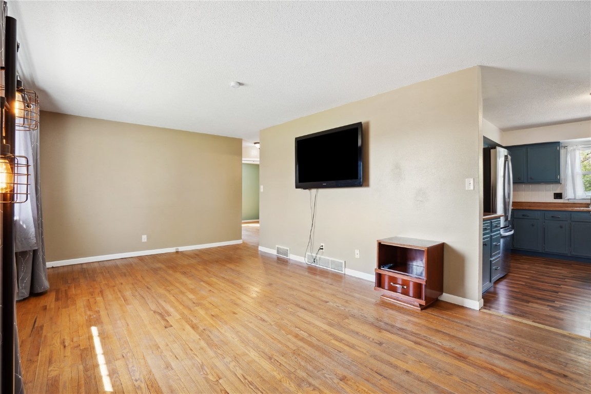 1000 Parkview Drive