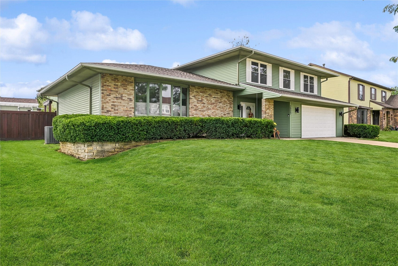 3923 Roxbury Drive NW