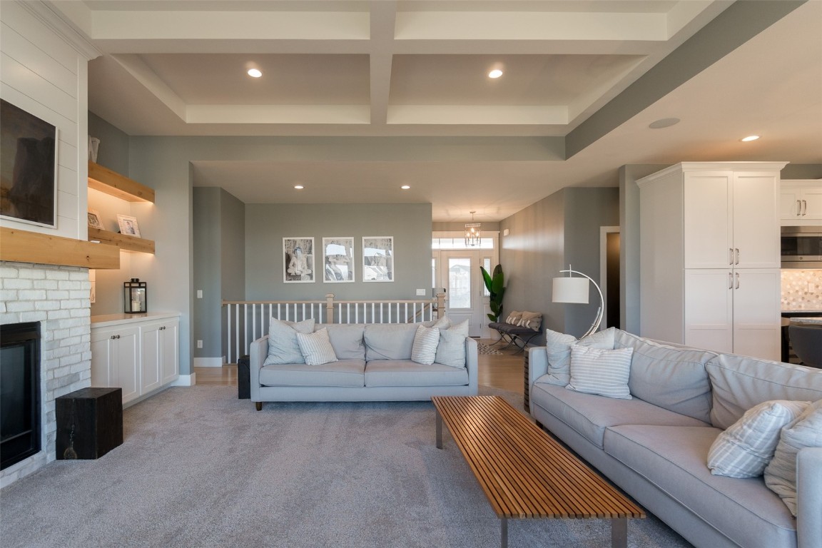 1304 Hawks Ridge