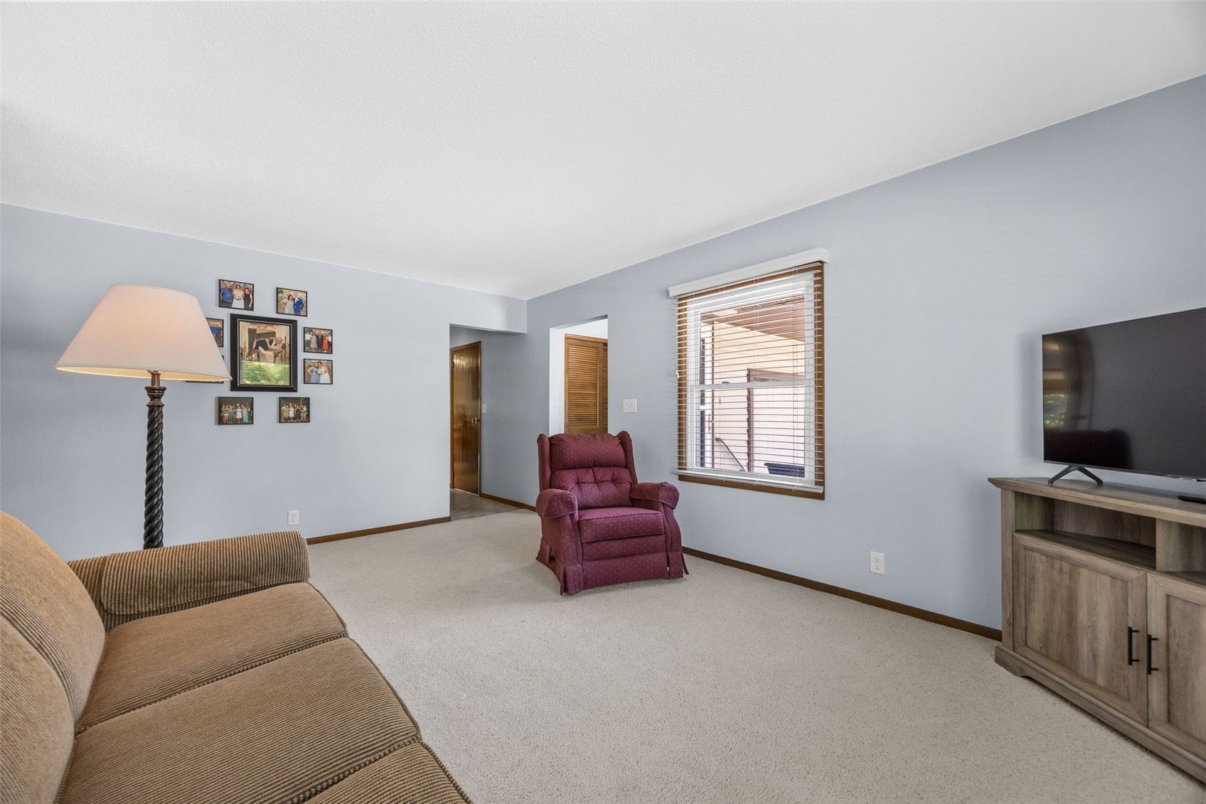 216 Windsor Drive NE