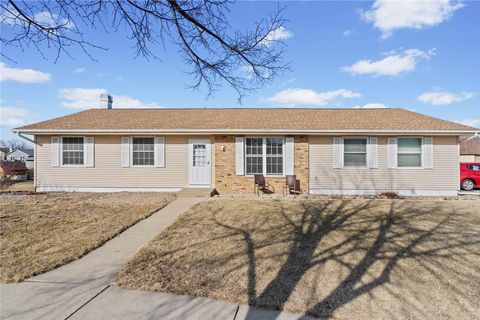 6664 Sand Ct SW Cedar Rapids IA 52404