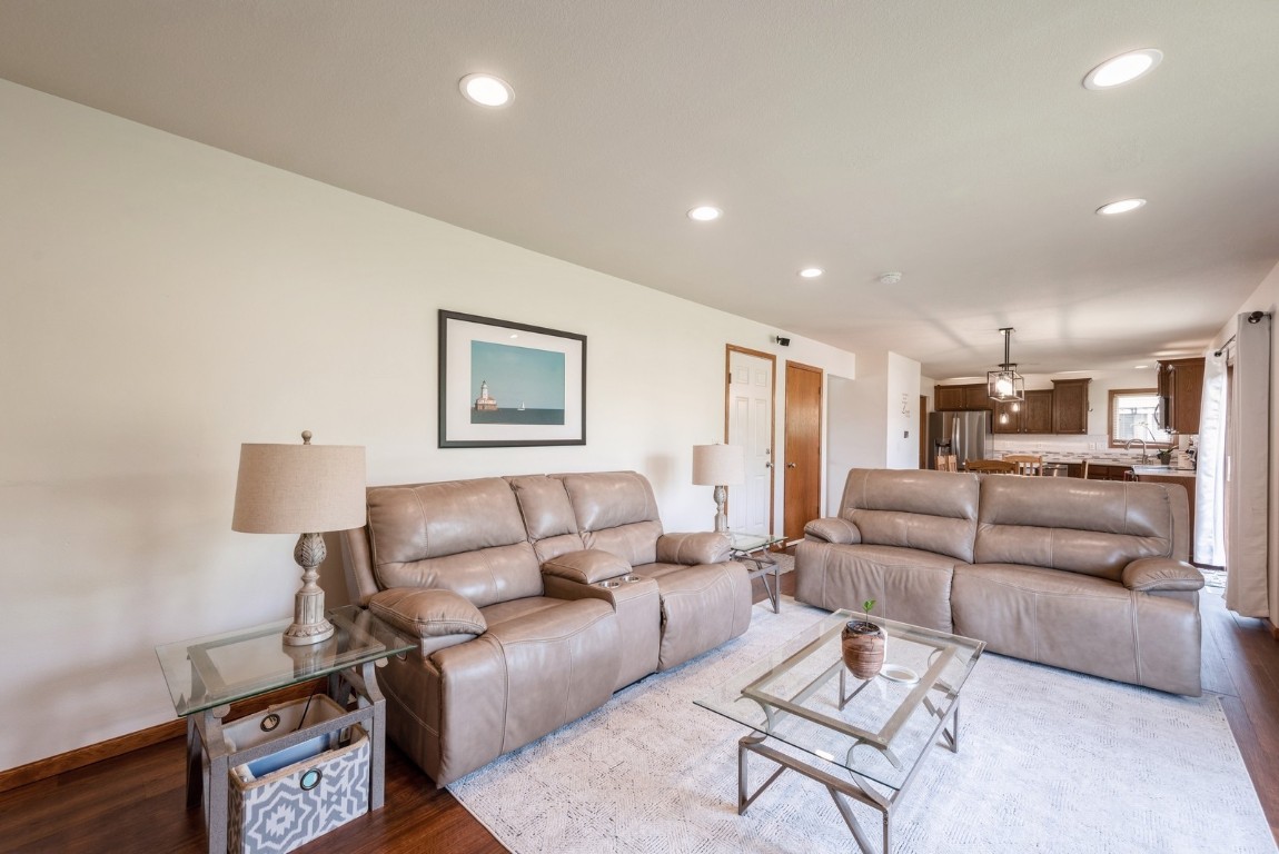 7213 Rolling Ridge Drive SW