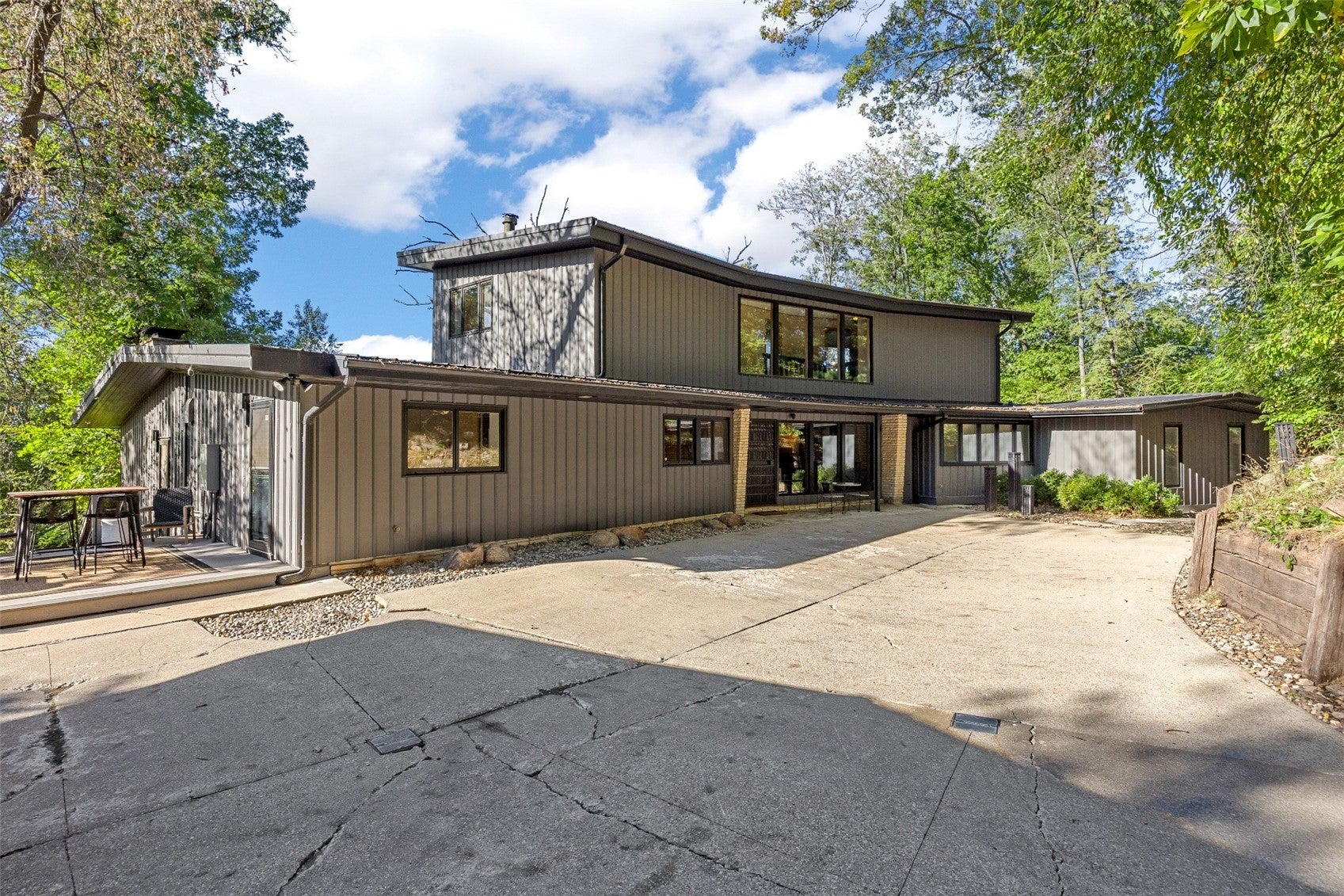 2404 Indian Hill Road SE