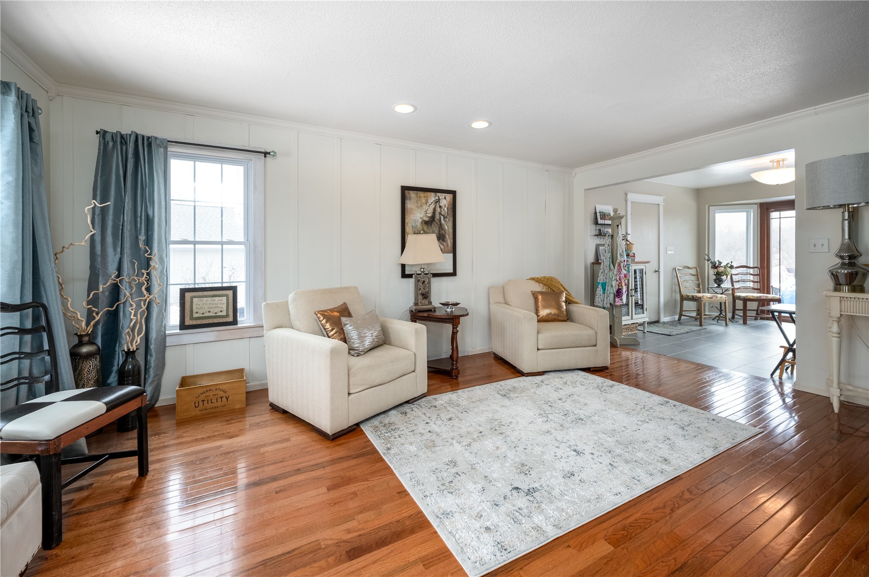 3817 Riverside Drive NE