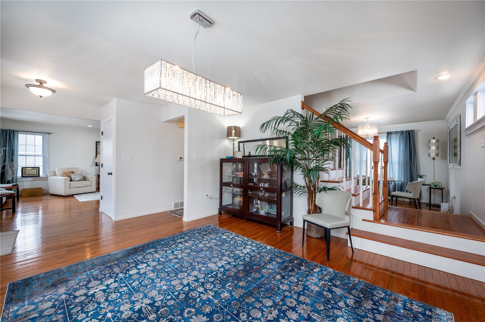 3817 Riverside Drive NE